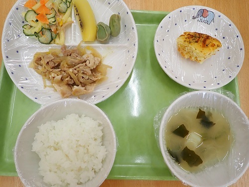 給食