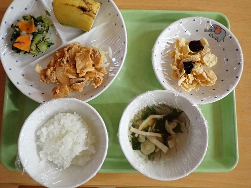 給食