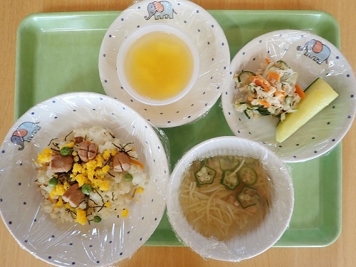 給食