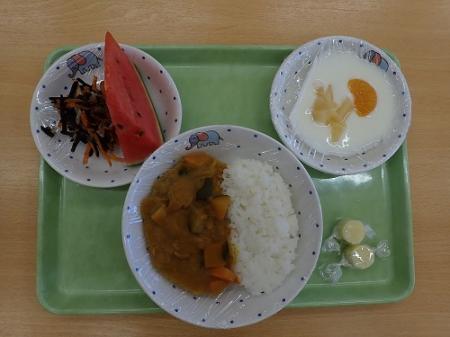 給食