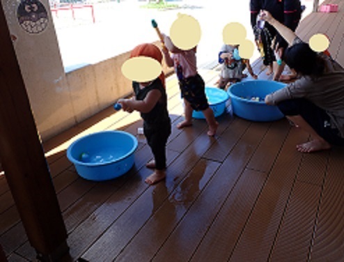 水遊び
