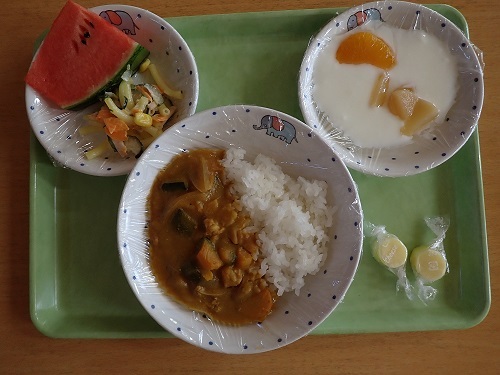 給食