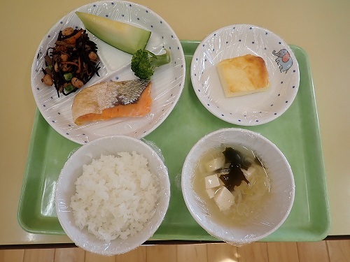 給食