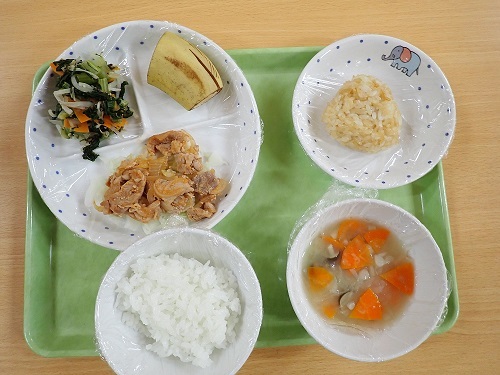 給食