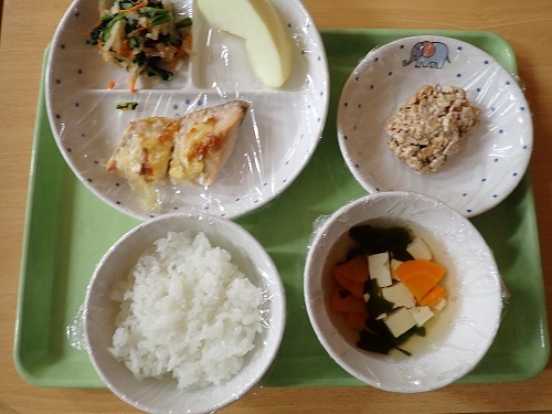 給食