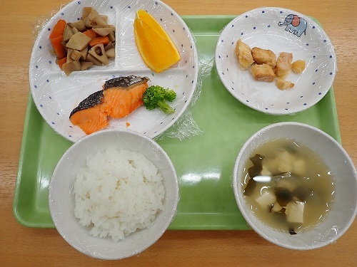 給食
