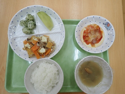 給食
