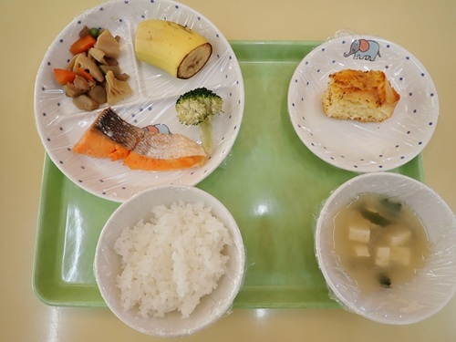 給食