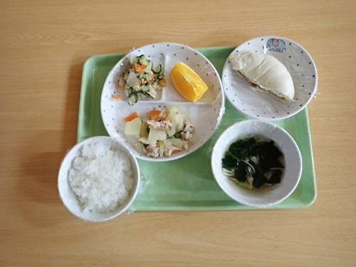 給食