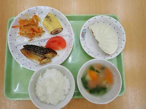 給食