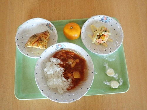 給食